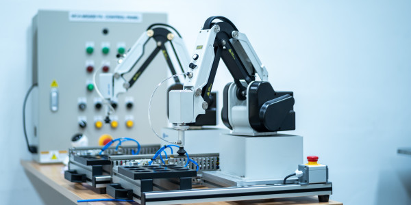 Garras Robóticas a Medida / Manos Robot / Grippers / EOAT Naval · Diseño y Construcción de Utillajes para Robots