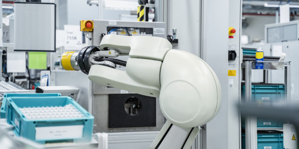 Robots Industriales / Robotización / Cobots Sallent de Gállego · Robot para Corte por Ultrasonidos / Soldado por Ultrasonidos